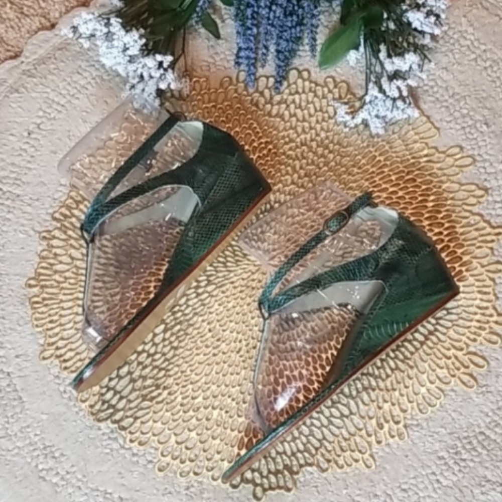 Cocobelle Green Leather Wedge Sandals